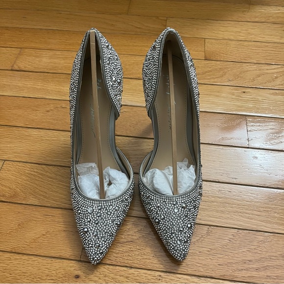 Blue by Betsey Johnson Hazil jeweled Pointed Toe Stiletto Pumps -silver - size5M - Picture 3 of 5